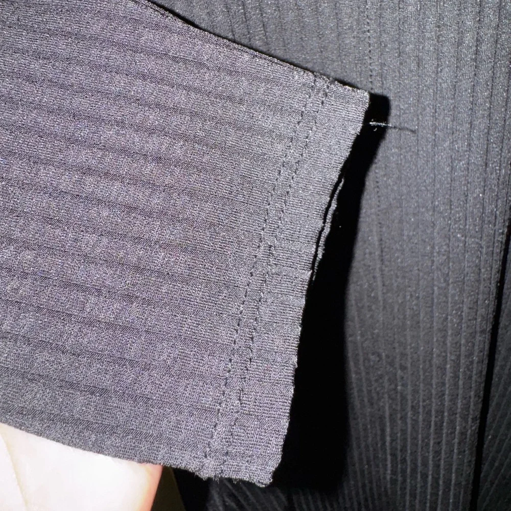 H&M Black Ribbed Top - Picture 4 of 4